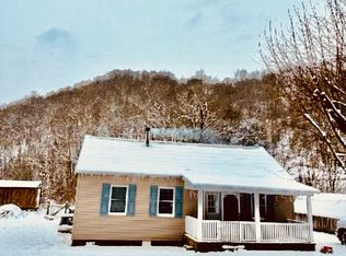 1611 Knob Creek Rd, Celina, TN 38551