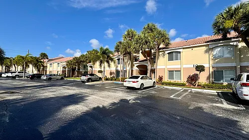 815 W Boynton Beach Blvd Photo 1