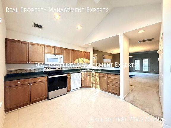 4th image of 5908 Moose Ln