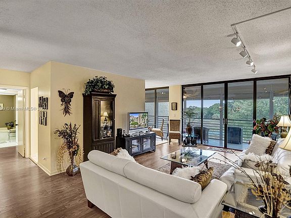 2nd image of 7400 Radice Ct APT 404