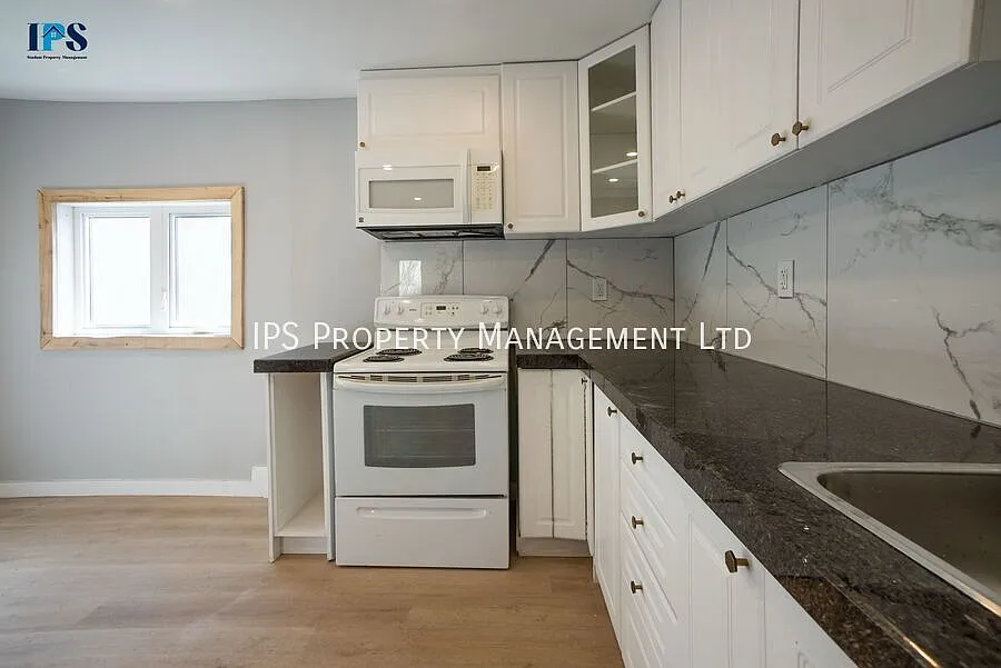 2 Bed | 1 Bath - All Utilities Included — Photo 3