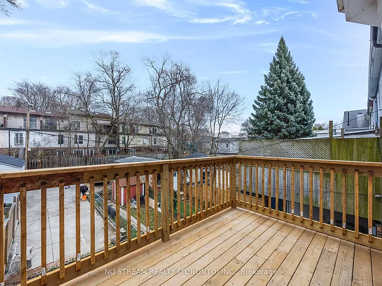 393 Jones Ave #UPPER — Photo 2