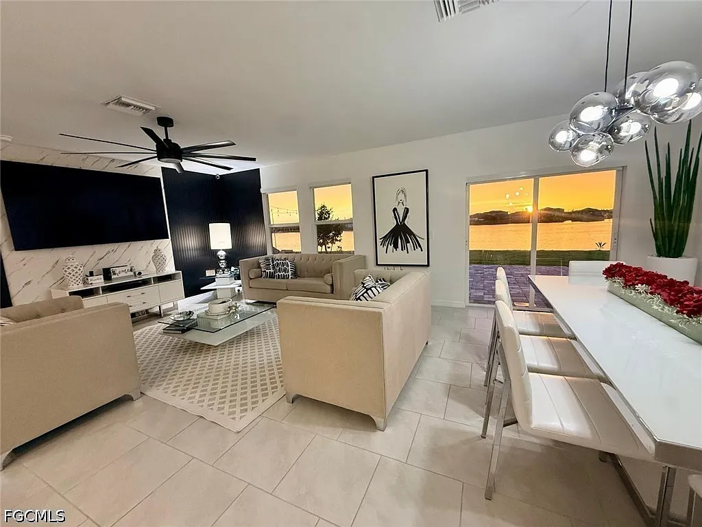 6 bed, 3.0 bath, 3326 sqft, $3,000 — Photo 3
