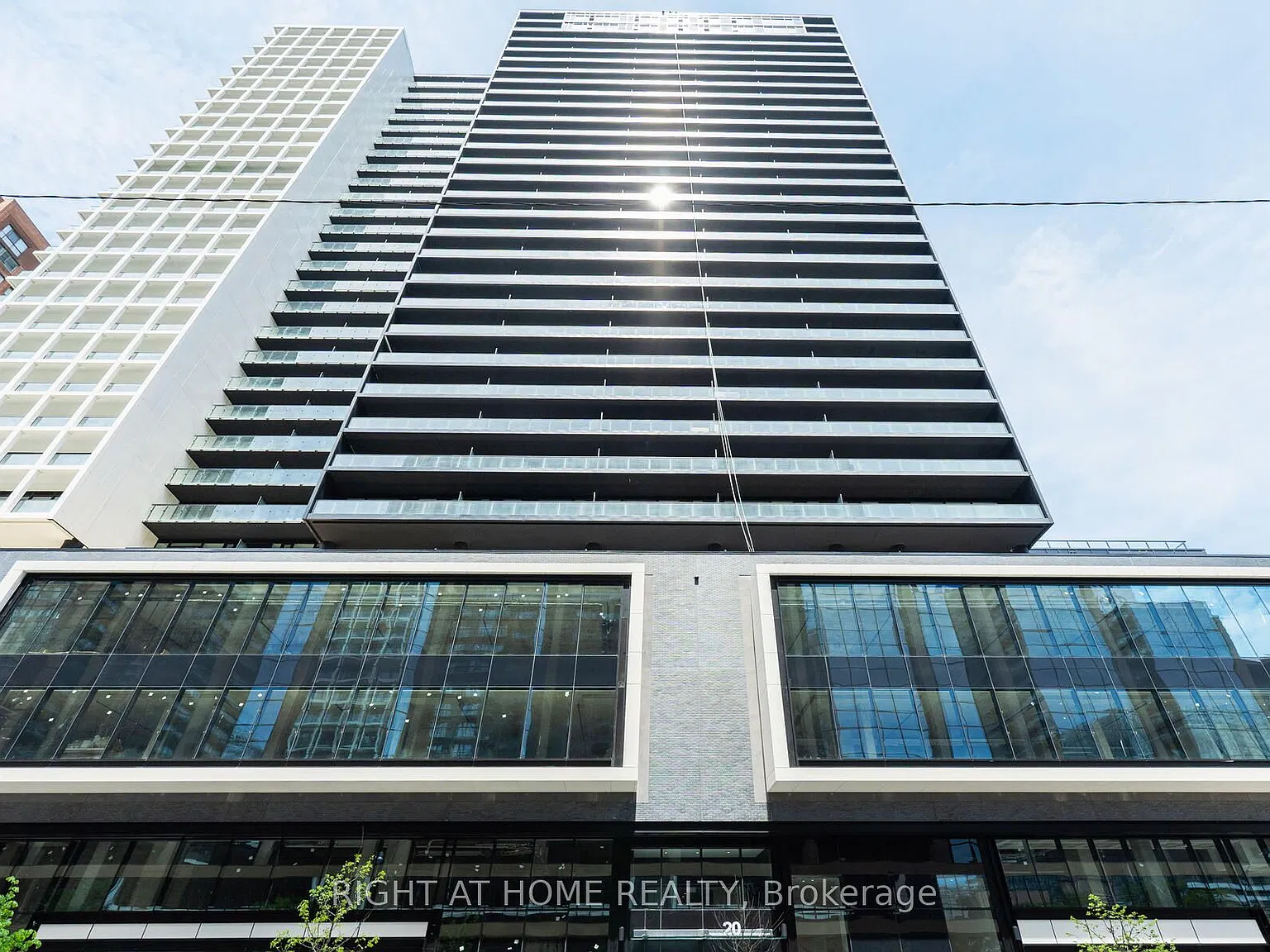 Panda Condominiums — Photo 4