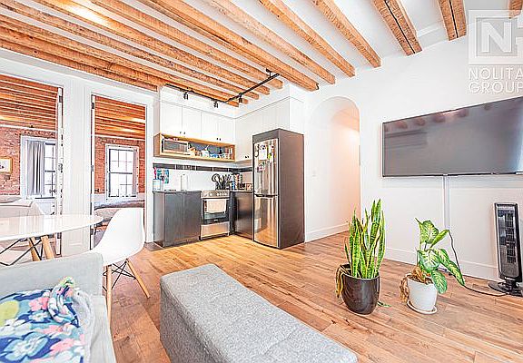 2nd image of 152 W 49th St APT 4E