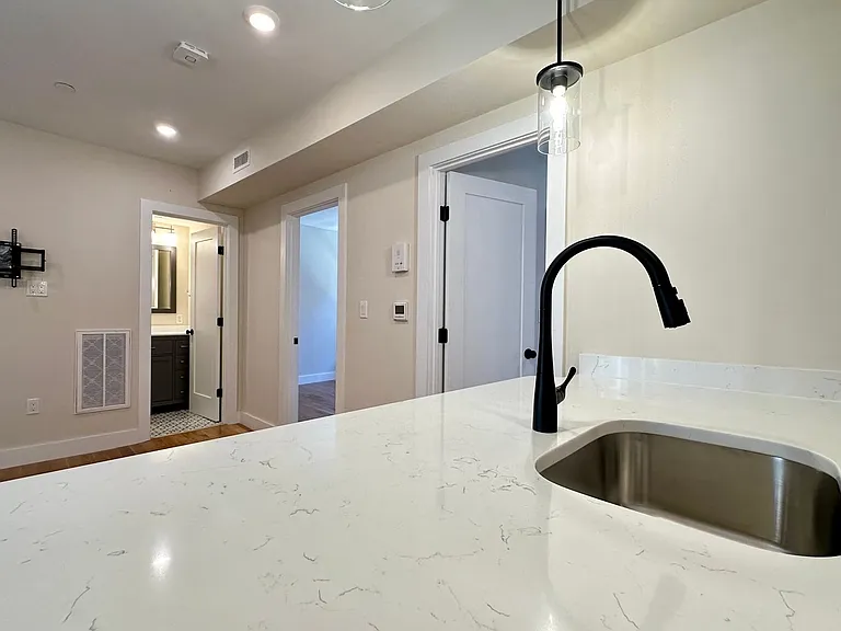 60 N Margin St #4F — Photo 8