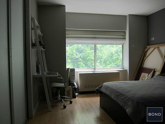 4th image of 303 Greenwich St #2F