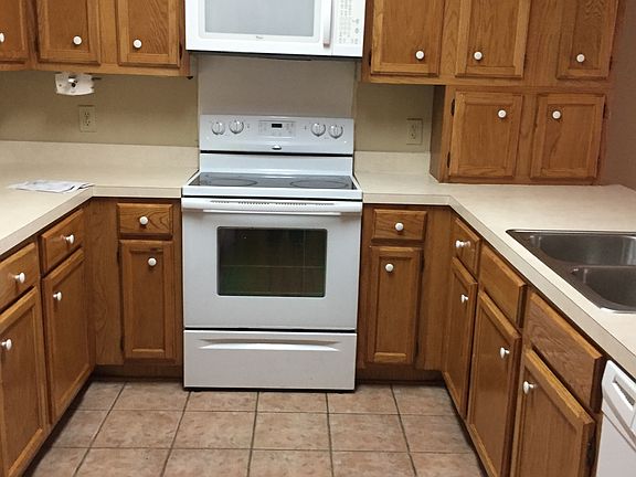 3rd image of 373 Brookwood Lake Pl