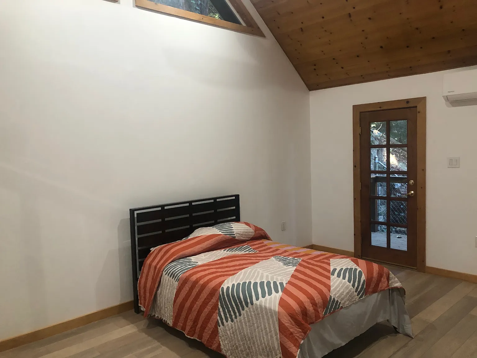 2 bed, 2.5 bath, 1360 sqft, $4,600 — Photo 4