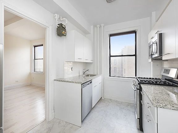 3rd image of 4101 Broadway Unit 9B