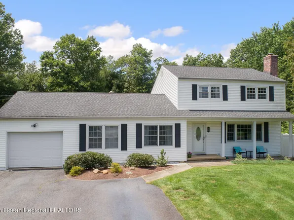 36 Whittier Drive, Manalapan, NJ 07726