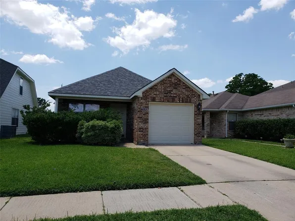 7319 Village Lake Dr, Cypress, TX 77433