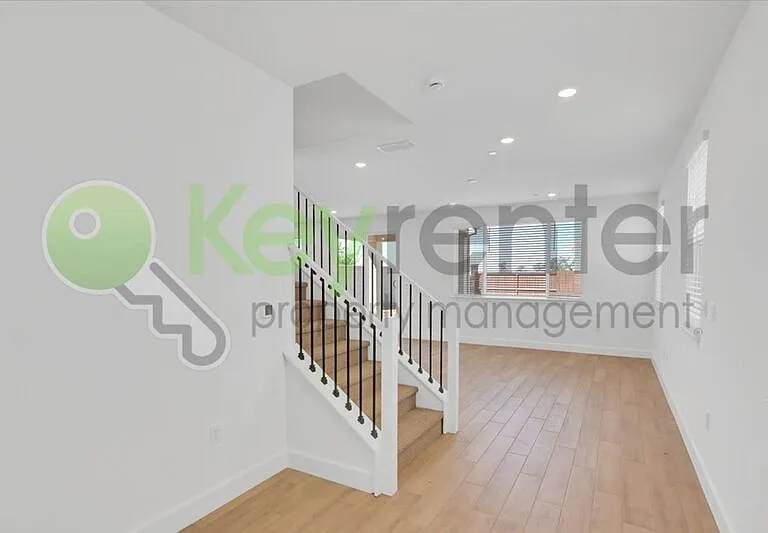 224 Twilight Peak Ct — Photo 2