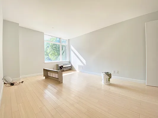 Rented by Zjama Realty Corp | media 7