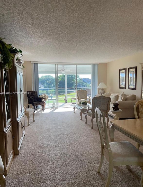 821 Cypress Blvd APT 312, photo 2