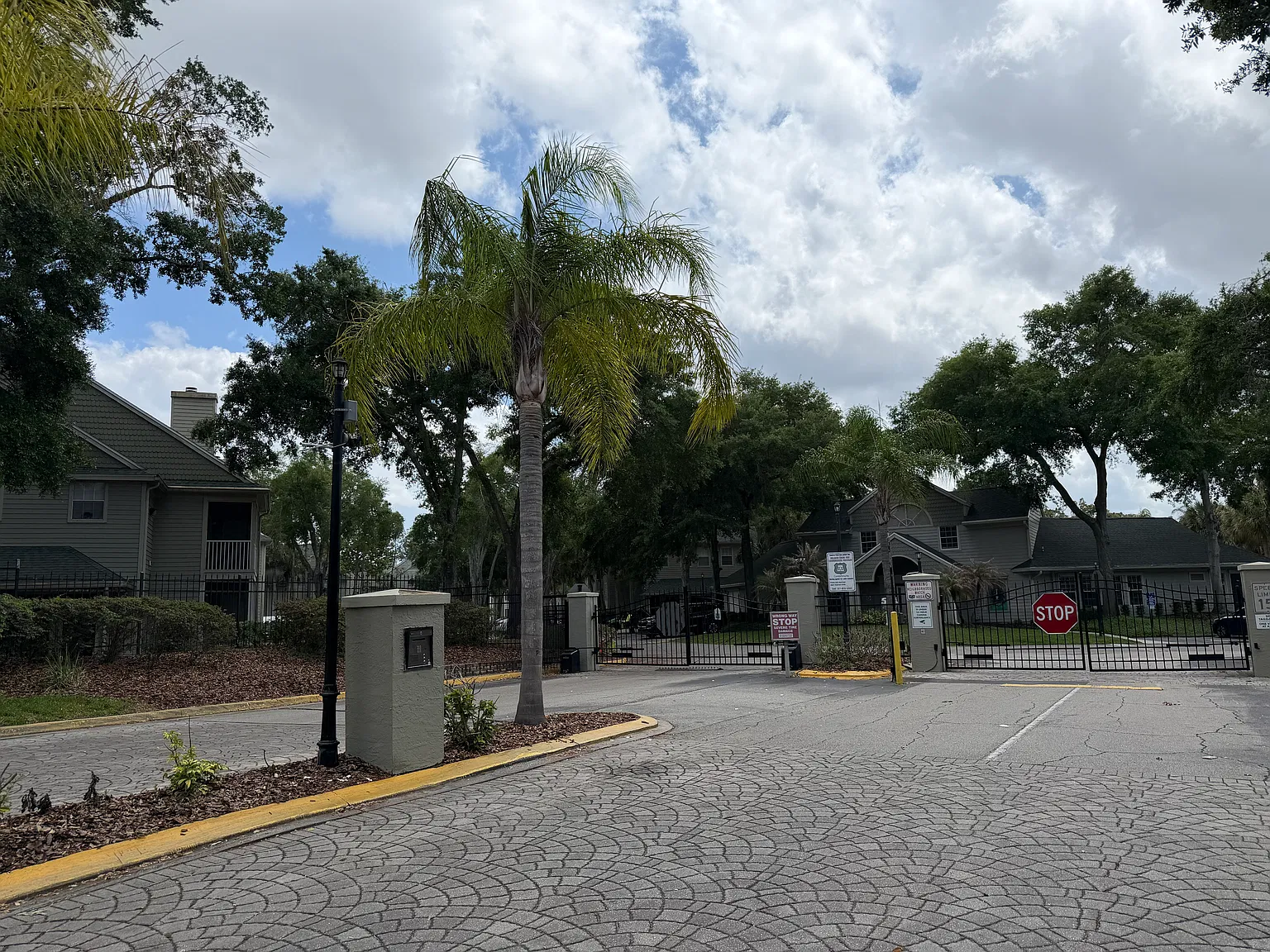 1 bed, 722 sqft, $1,325 — Photo 2