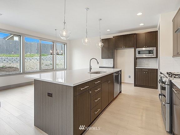 5th image of 2103 94th Avenue Ct E
