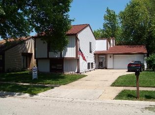 30W018 Wembly Dr, Warrenville, IL 60555