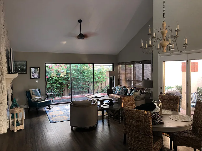 556 Bay Villas Ln — Photo 16