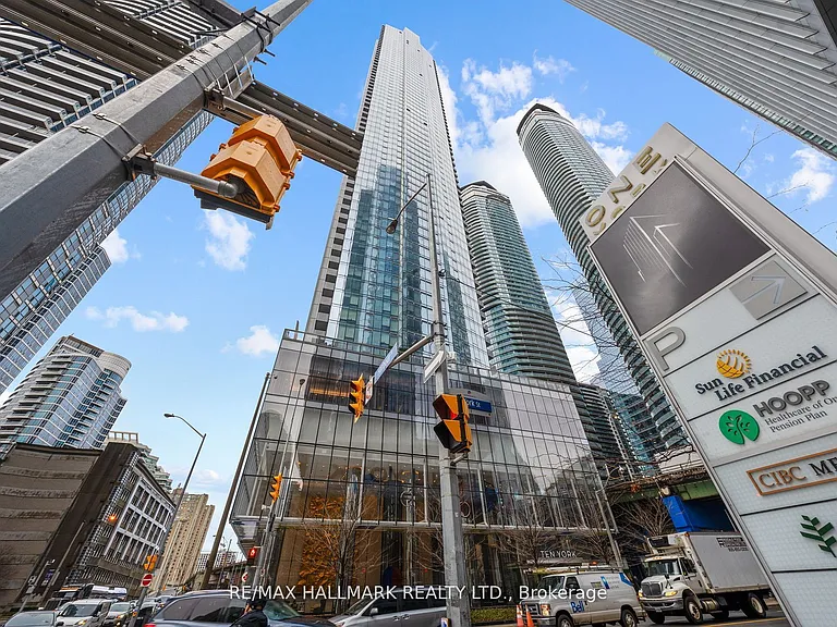 10 York St #6805 — Photo 36