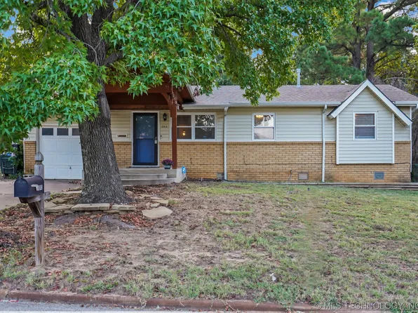 1045 N Douglas Ave E, Sand Springs, OK 74063