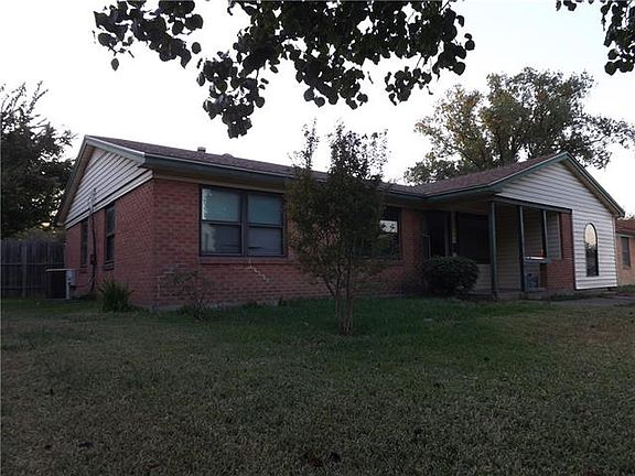 2nd image of 1513 Lynn Dr