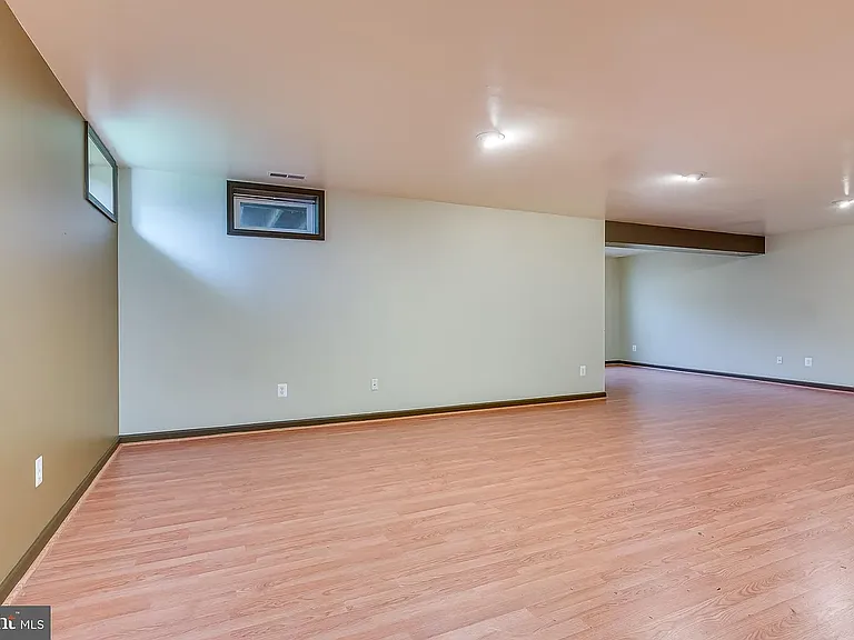 1353 N Fairfax Blvd — Photo 36