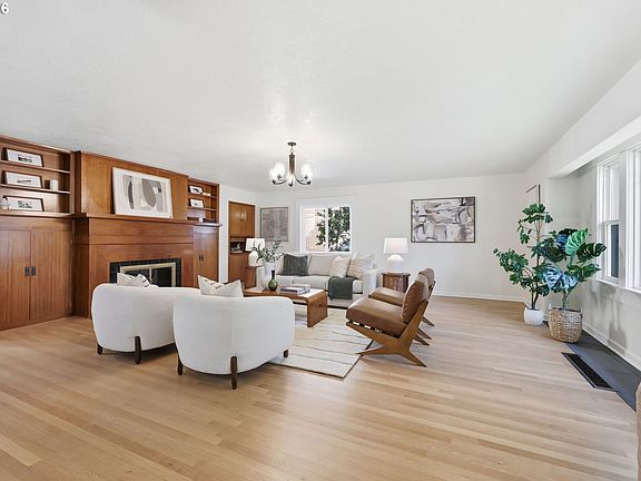 4th image of 2425 NE 40th Ave