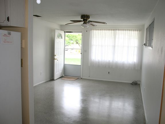 2nd image of 6006 W Hanna Ave