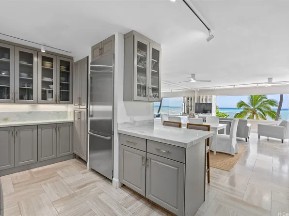 2895 Kalakaua Ave APT 104, Honolulu, HI 96815