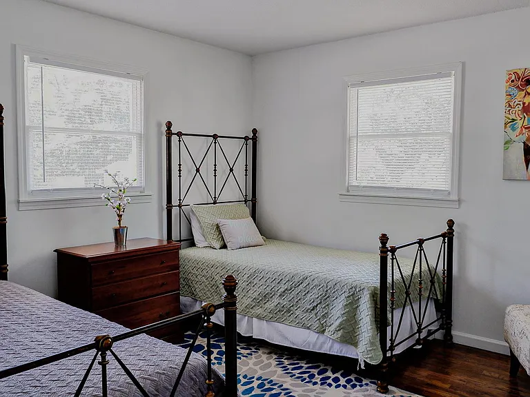 844 Adams St — Photo 15