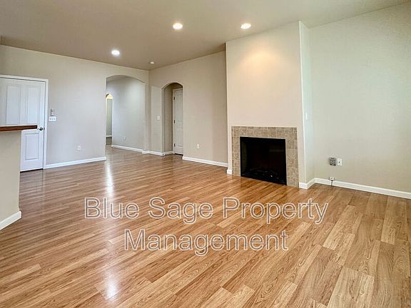 5th image of 50 Goldenrod Ln