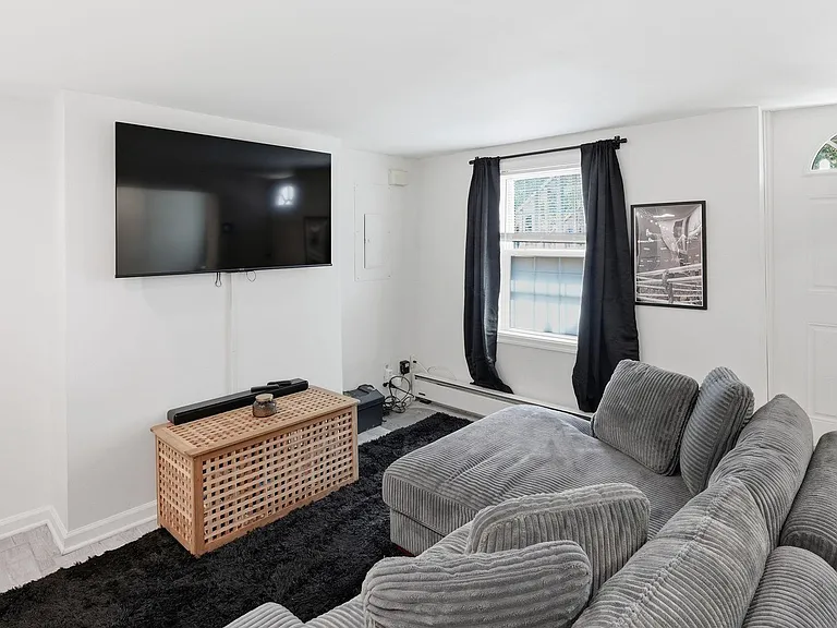 708 I St SE #B — Photo 6