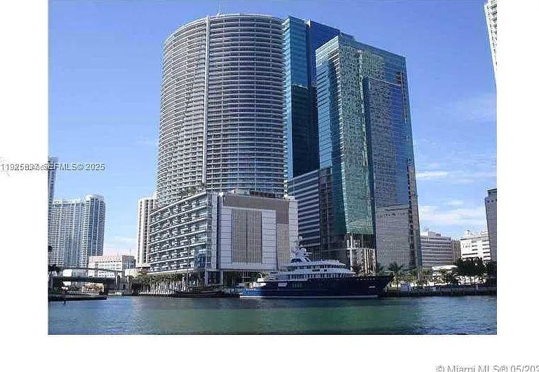 200 Biscayne Boulevard Way — Photo 3