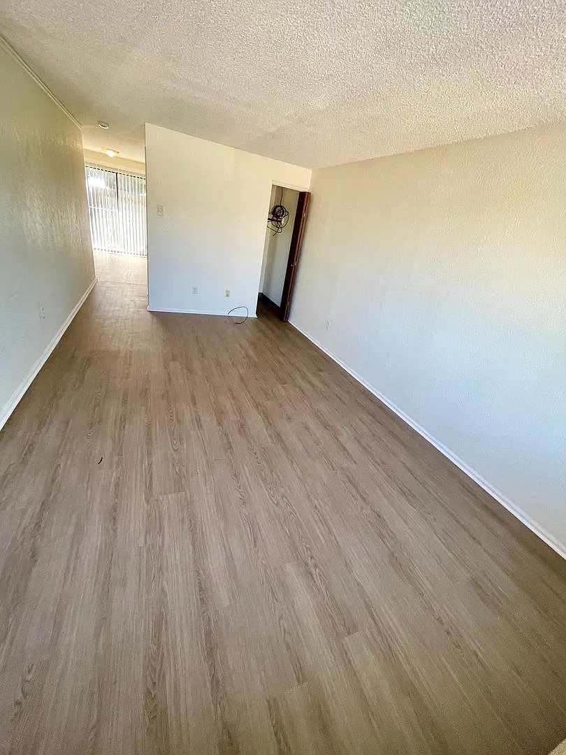 Lovely 2 Bedroom 1.5 Bath 2-Story Townhome - SW Loveland! — Photo 2
