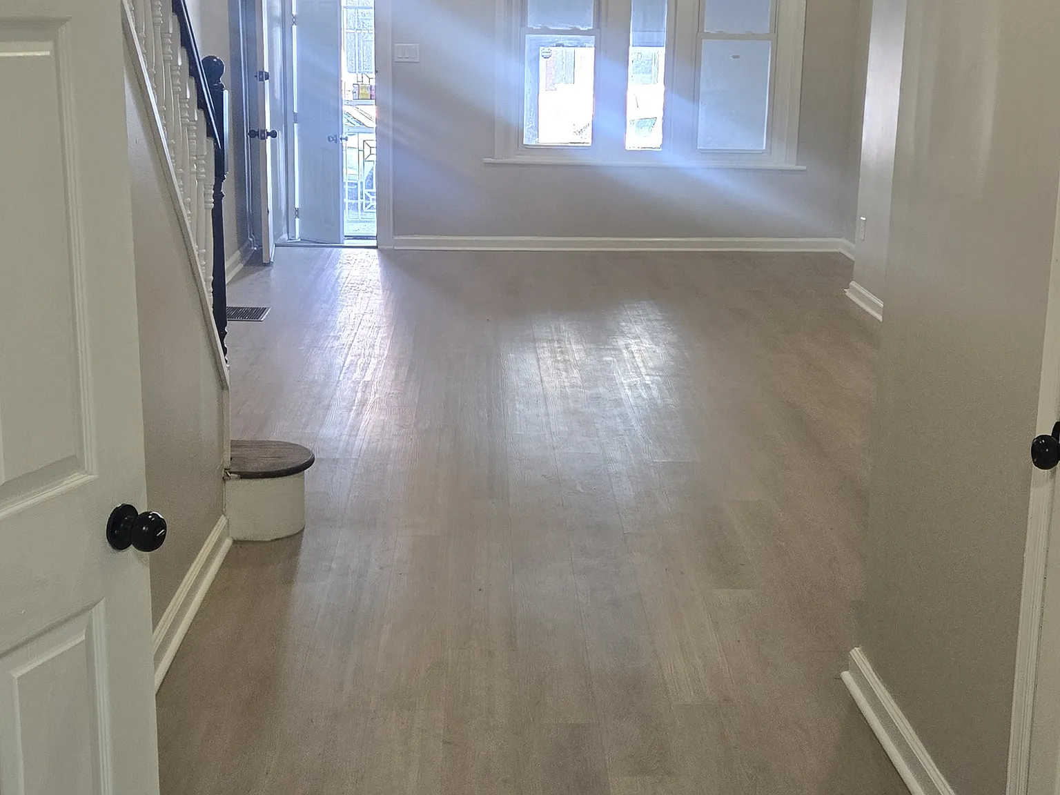 3 bed, 1.5 bath, 1300 sqft, $1,400 — Photo 2
