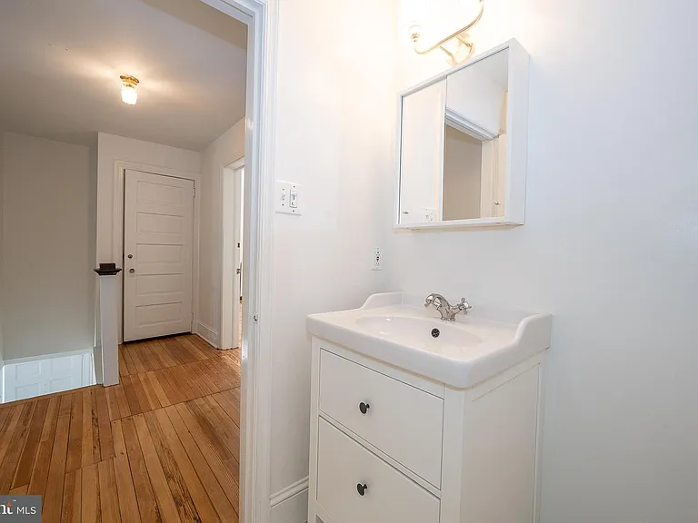 504 Harriton Rd — Photo 42