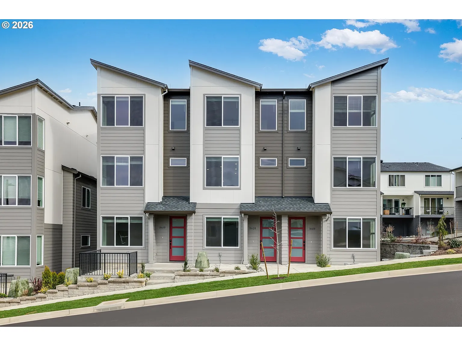 18630 SW Solitude St photo 1