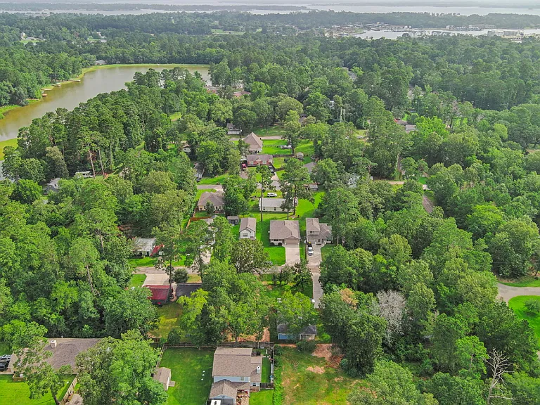 709 Little River Dr — Photo 17