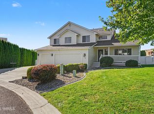 820 Overbluff Ln, Yakima, WA 98901