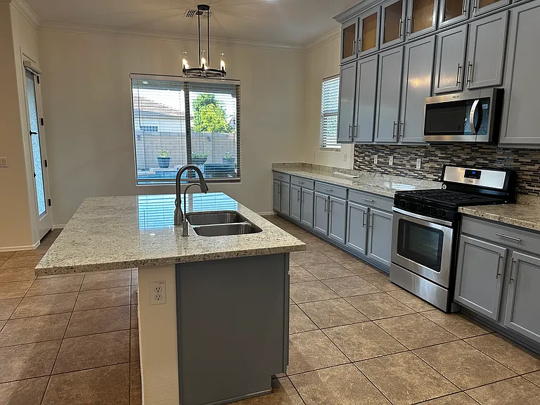2712 E Redwood Pl — Photo 15