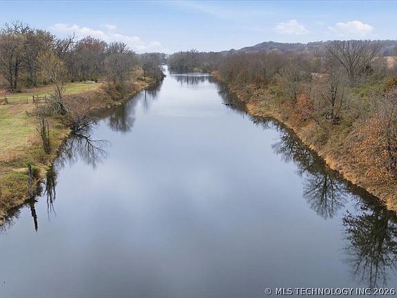 5th image of 3216 S 4300th Rd