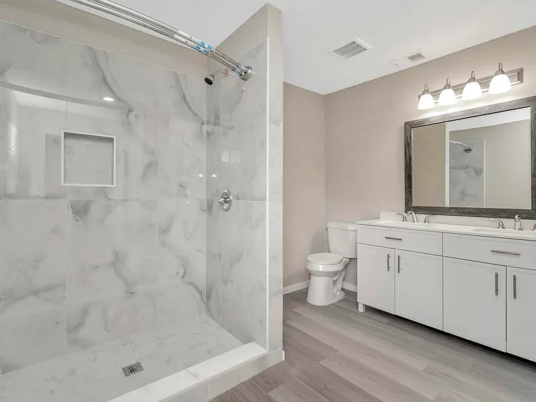 Urban Place Apartments — Photo 76