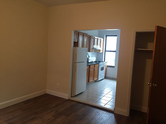 3rd image of 3234 48th St #3