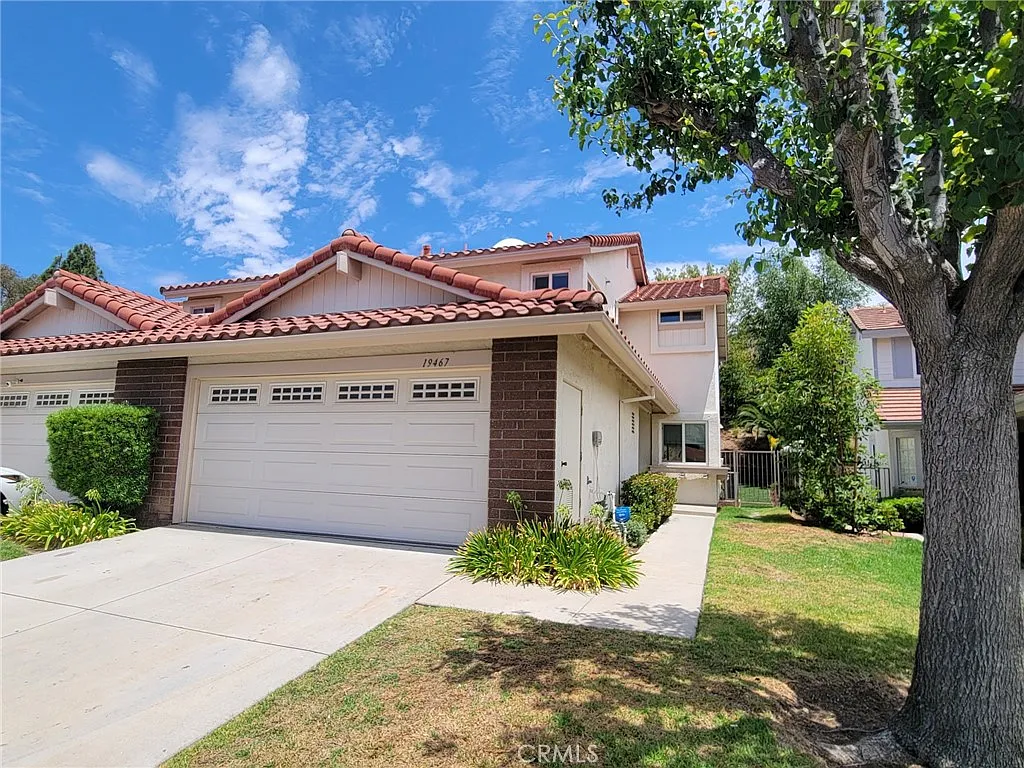 3 bed, 2.5 bath, 1603 sqft, $4,000 — Photo 1