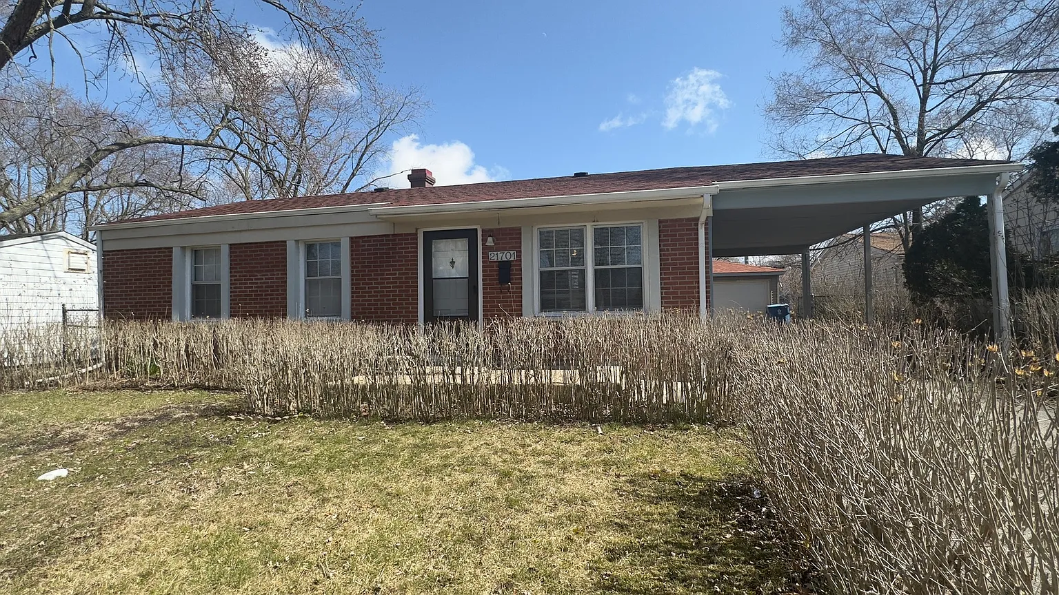 21701 Clyde Ave photo 1