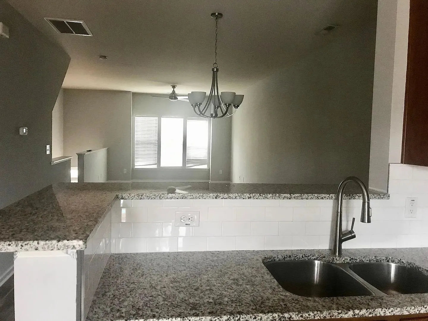 Room in 3 Bedroom Townhome at Dove Cottage Ln — Photo 4