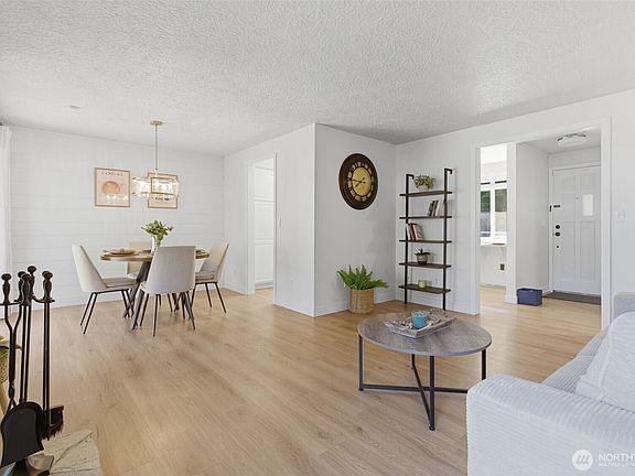 5th image of 13429 NE 49th Street