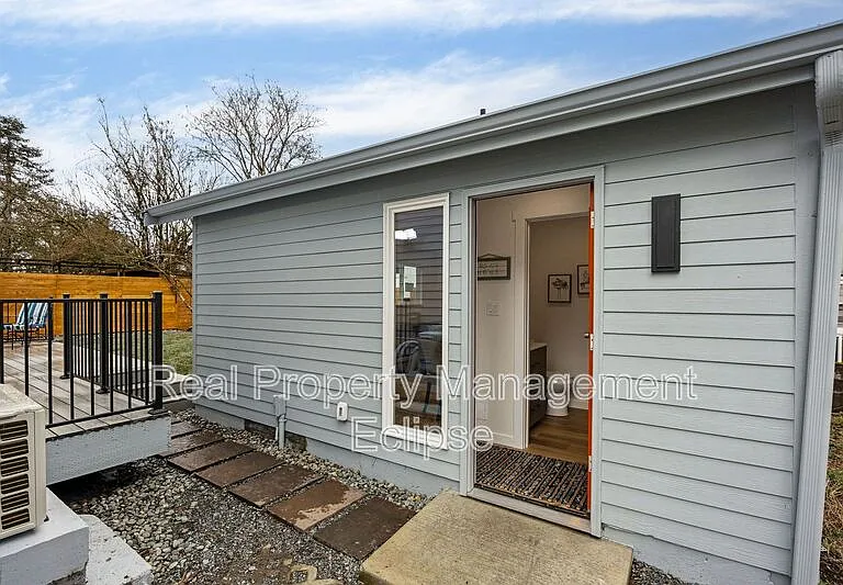 742 N 90th St #ADU — Photo 1