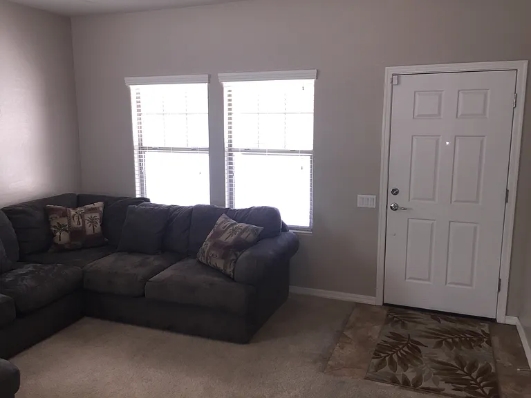 2022 W Marconi Ave — Photo 8